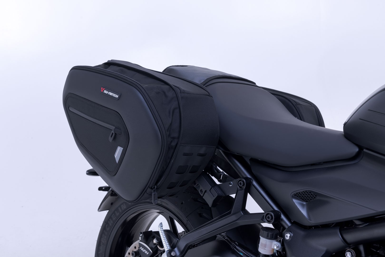 PRO BLAZE H saddlebag set for the Triumph Trident 660 (21-) ? SW