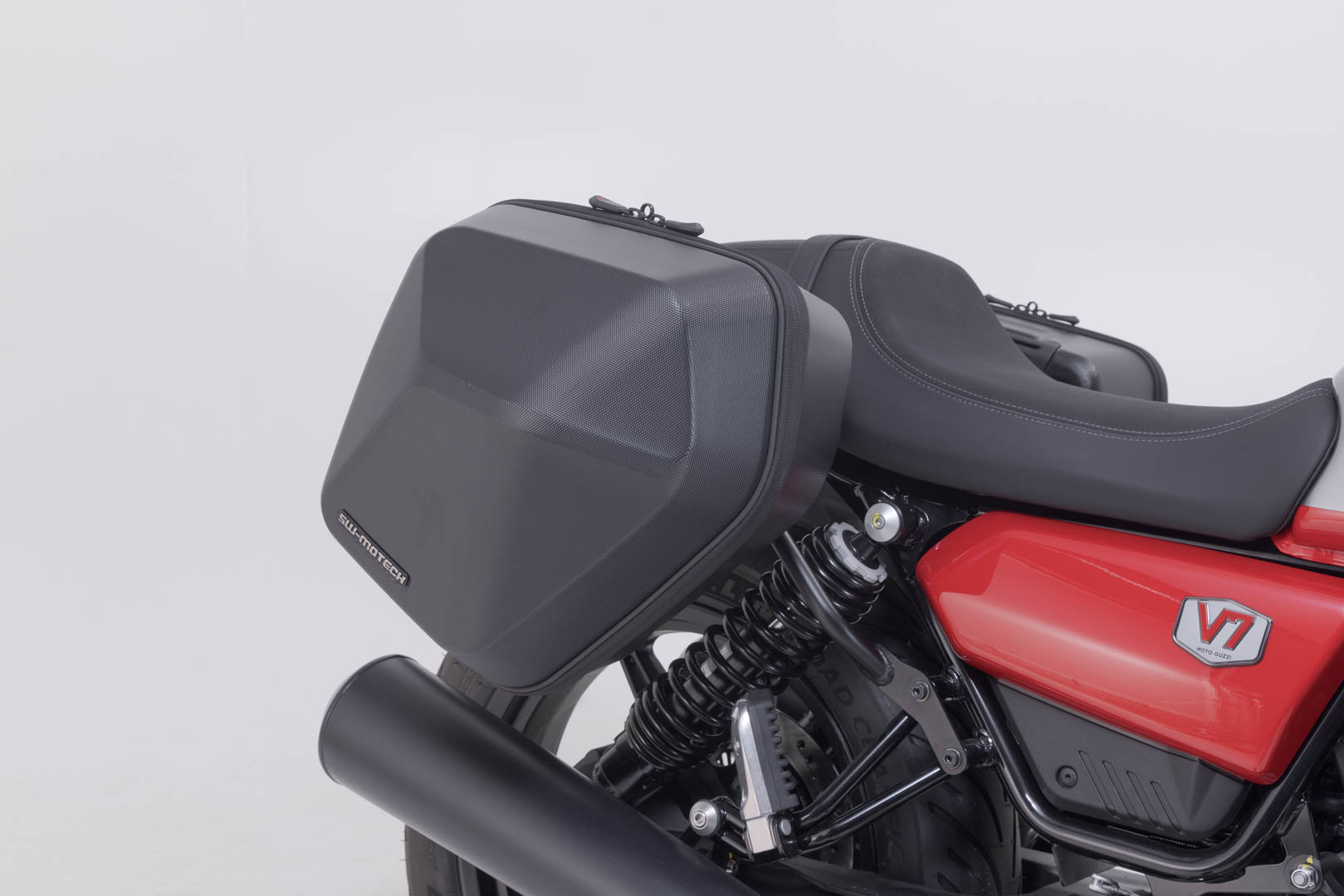 URBAN side case set for the Moto Guzzi V7 ? SW-MOTECH - SW-MOTECH