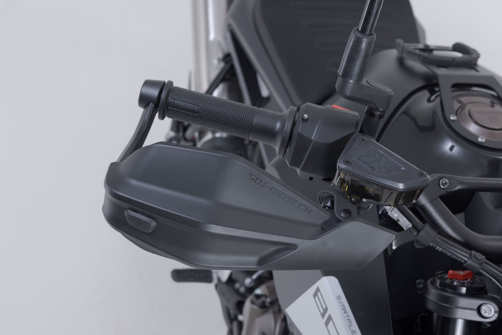 Adventure handguard kit for the Husqvarna Svartpilen 801 (24