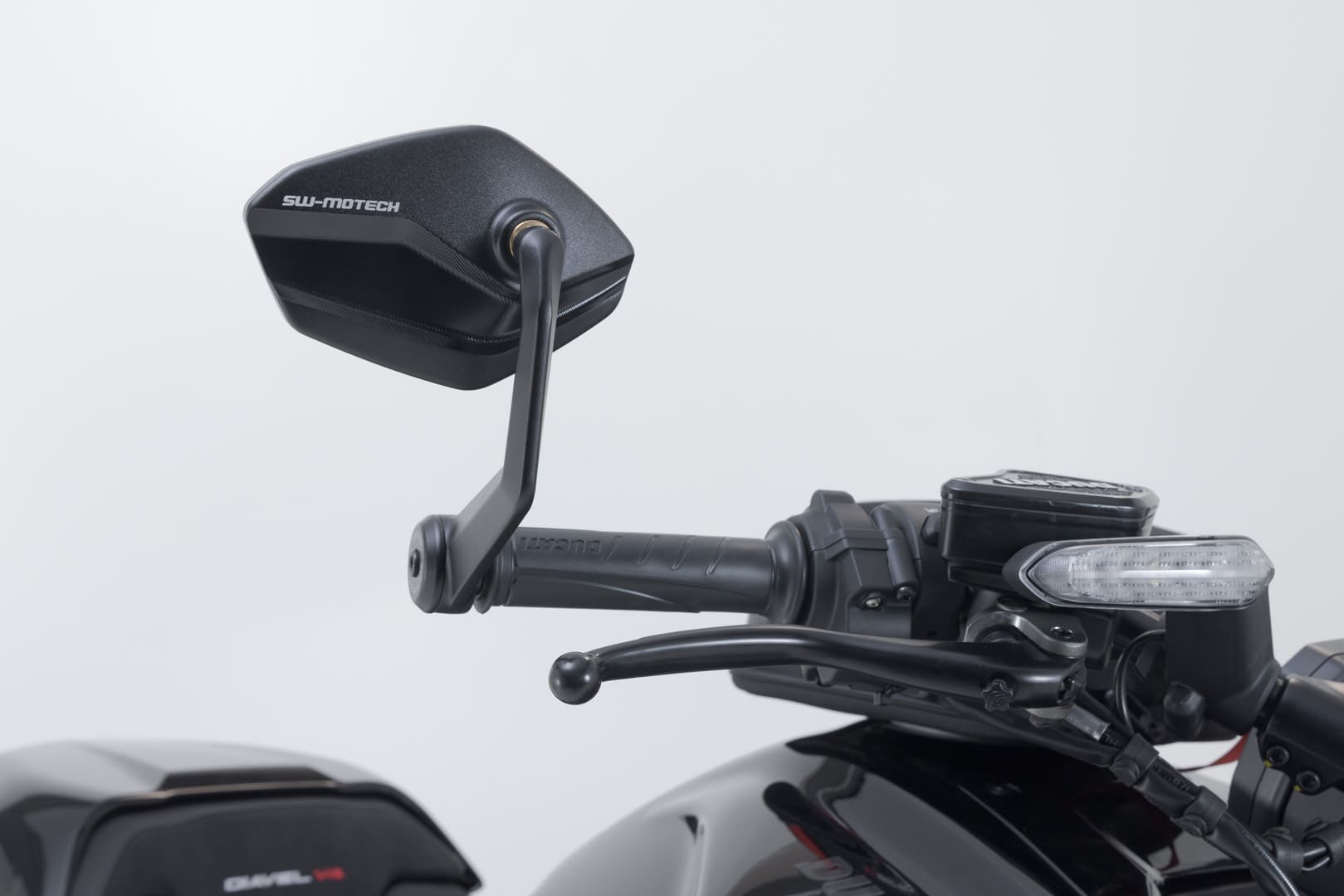 Handlebar end mirrors for the Ducati Diavel V4 (23-) - SW ...