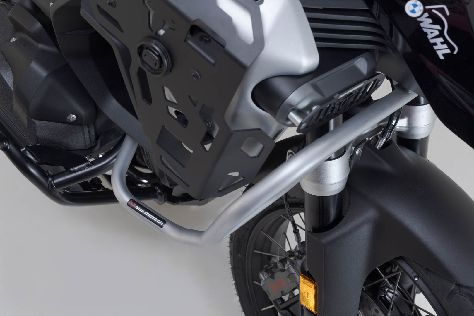 Barre De Protection Supérieure SW-MOTECH Pour BMW R1200GS / R1250GS | Acier Inoxydable | Design élégant | Installation Sans Perçage